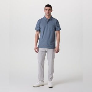 Vuori Fleet Chino Pant Athletic Slim in color Fog